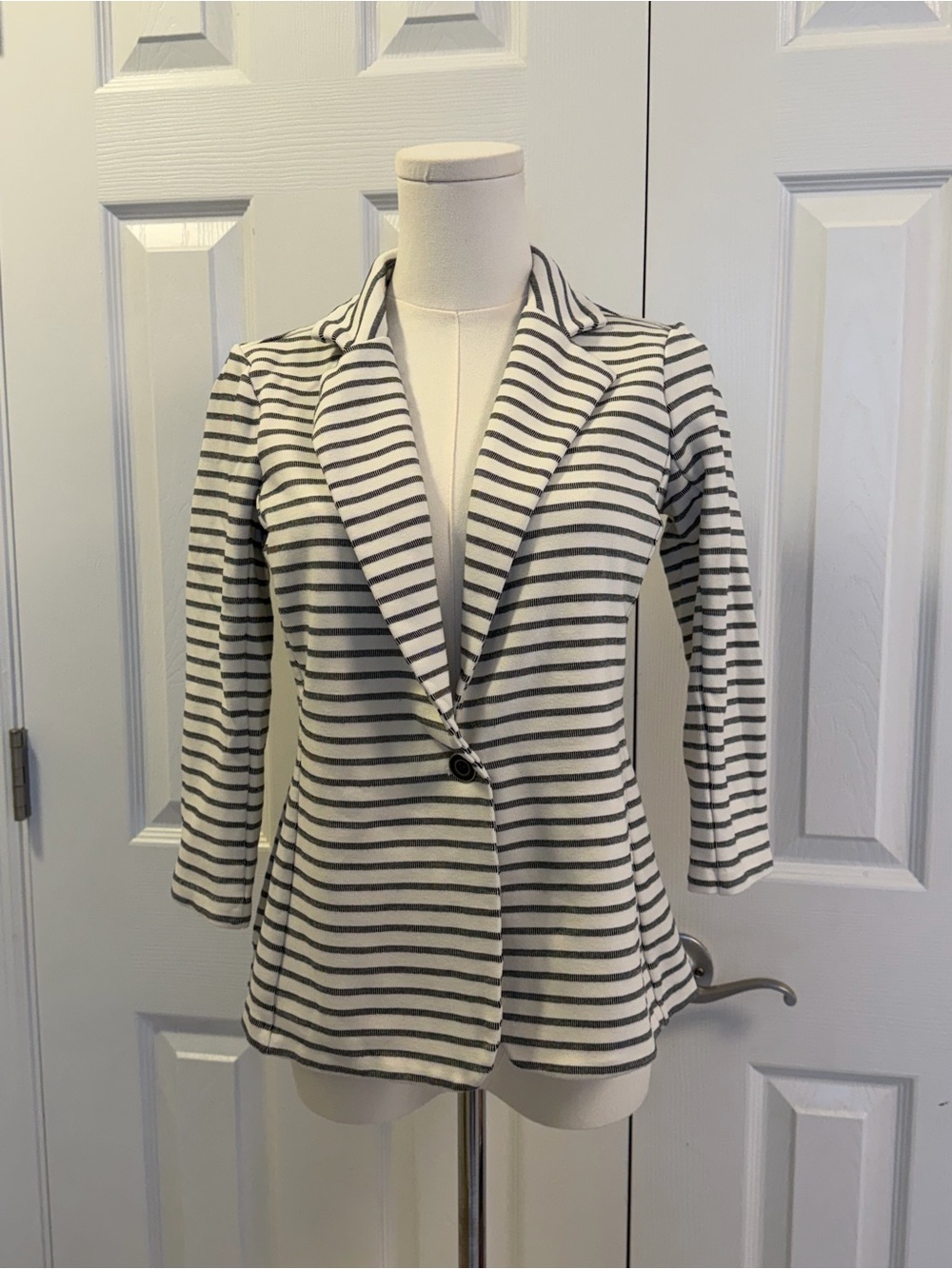 Tahari Black Ivory Striped Tailored Blazer Size M